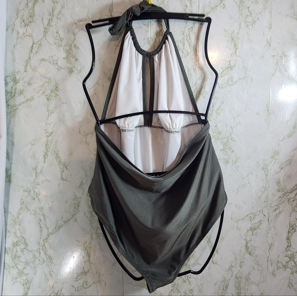 CUPSHE GREEN HALTER BACK 1-Piece Swimsuit
